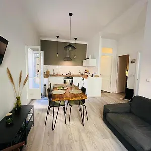 Charmante 3 Zimmer, Stadtwohnung Menton